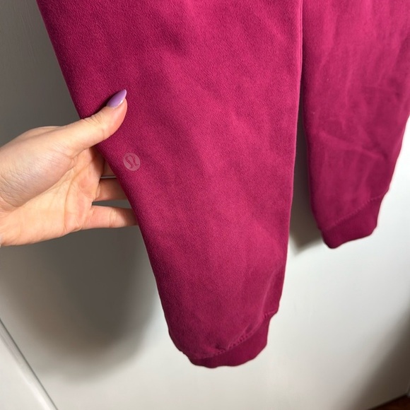 Lululemon Scuba High-Rise Jogger Pomegranate Size 2 - Picture 6 of 12
